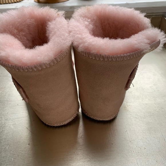 UGG pink suede Erin toddler booties - Picture 11 of 15